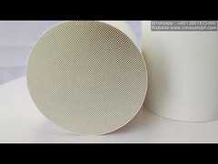Catalyseur de substrat en céramique en nid d'abeille de haute qualité et à porosité élevée