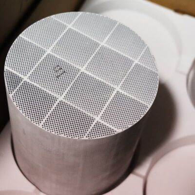 acheter Chine VI Conforme et CDPF de 143,8*177,8 mm de densité pour les camionnettes légères fabrication en ligne