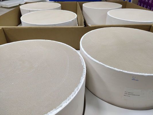 acheter Émission d'automobile du convertisseur catalytique 100cpi de thyristor de catalyseur d'oxydation de particules de POC fabrication en ligne