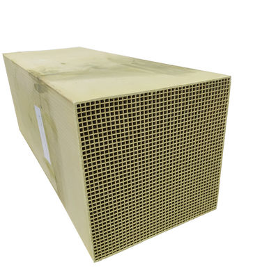 acheter Universel élevé d'écoulement de catalyseur de nid d'abeilles d'alumine de l'EURO 4 de soutien en céramique de transporteur fabrication en ligne