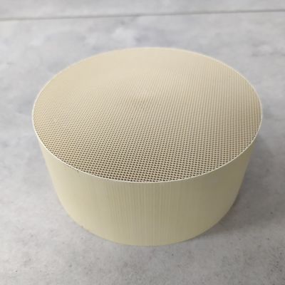 acheter Catalyseur en céramique poreux de monolithe de platine pour l'euro de moteurs diesel 5 V fabrication en ligne